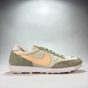Nike Daybreak Barely Green Retro Running Shoes Lace Up CK2351-107 Women’s Sz 8.5